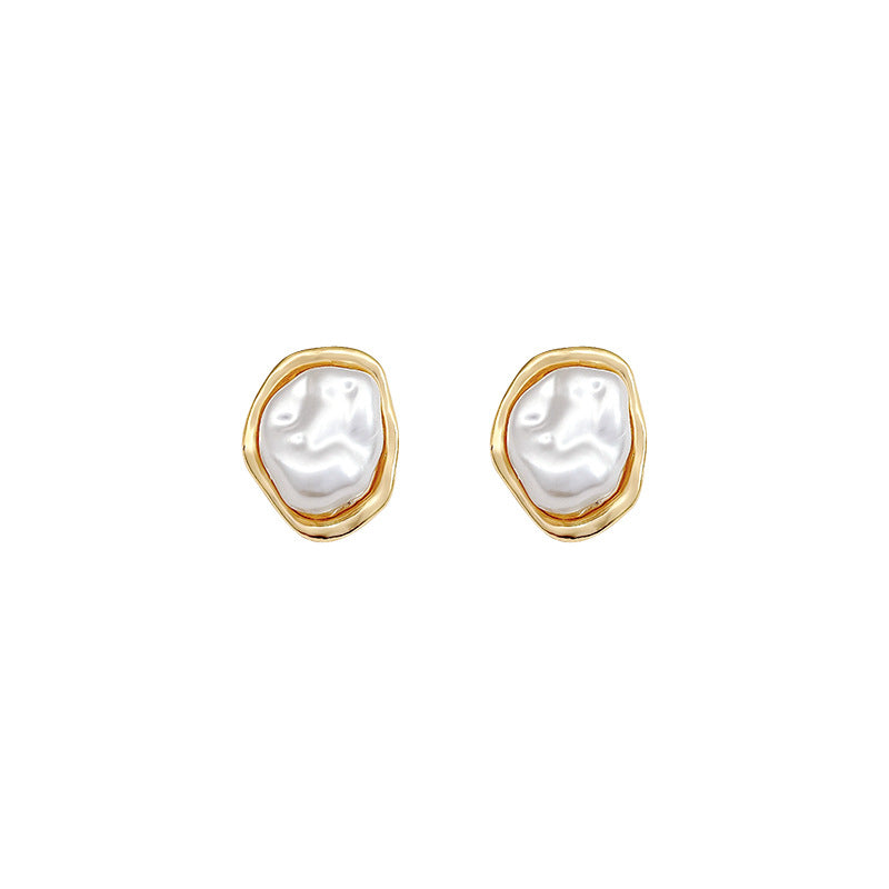 Romantic Pearl Earring for Special Moments
