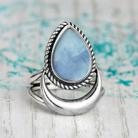 Charming Piece for Any Occasion