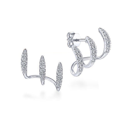 Charming Earring for Any Occasion