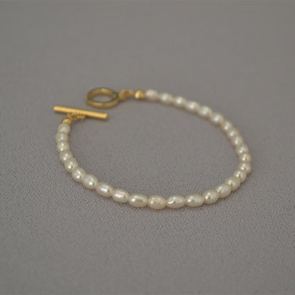 Classic Pearl Bracelet with Timeless Appeal