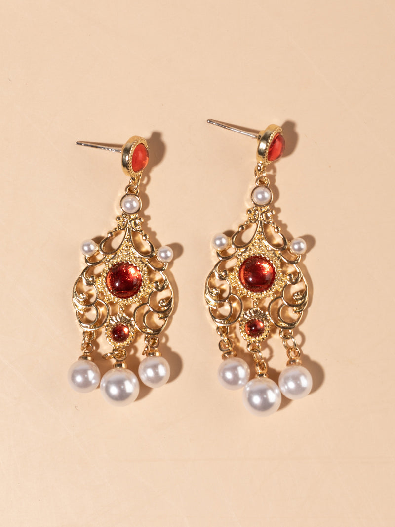 Beautiful Pearl Earring with Unique Style