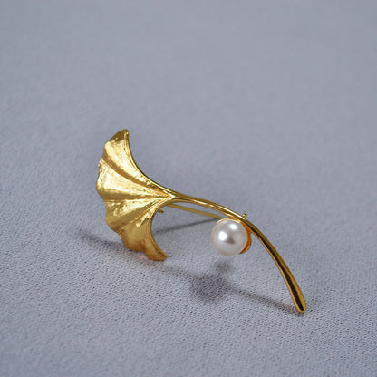Classic Gold Piece with Timeless Appeal