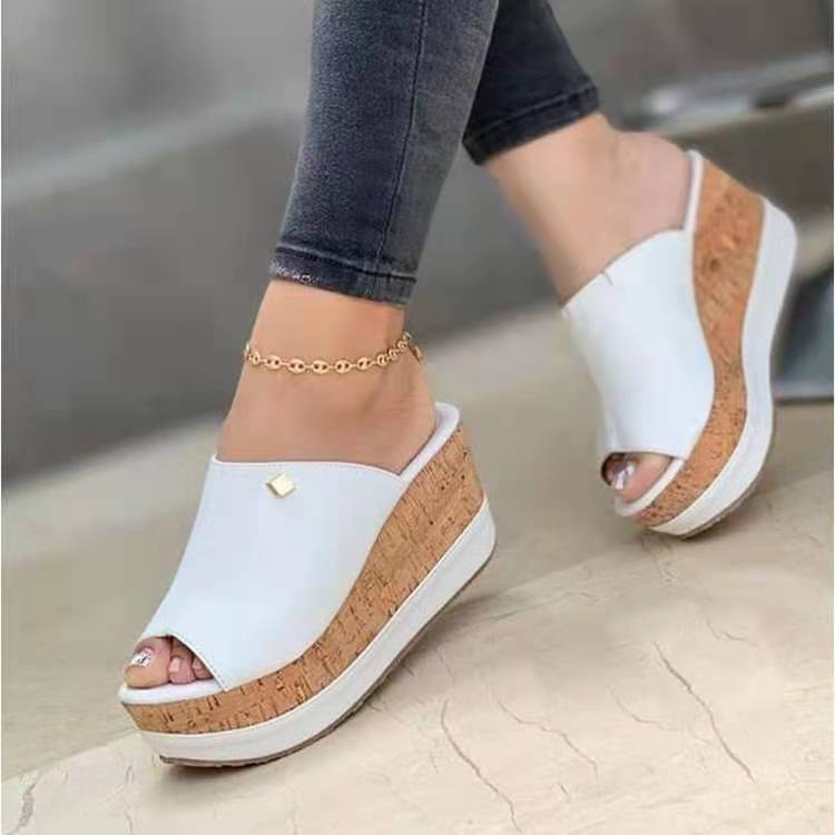 Graceful Orthopedic Sandals for Modern Look