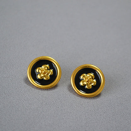 Romantic Gold Earring for Special Moments