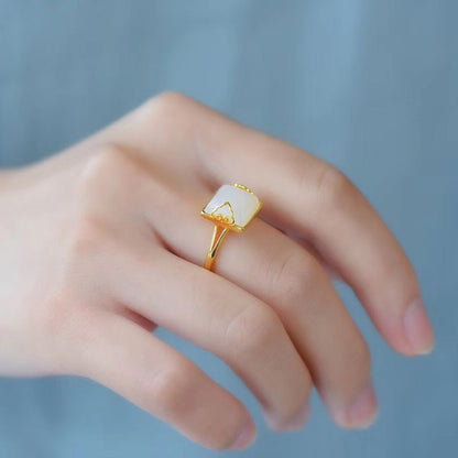 Charming Silver Ring for Any Occasion