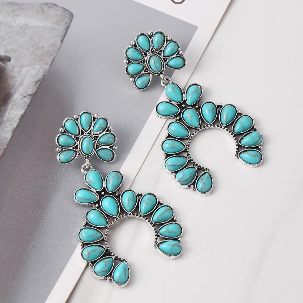 Charming Earring for Any Occasion