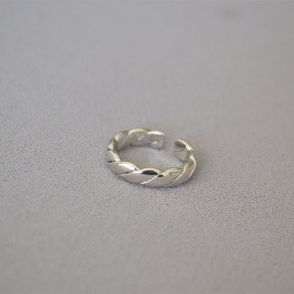 Romantic Gold Ring for Special Moments