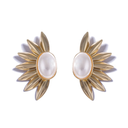 Beautiful Pearl Earring with Unique Style
