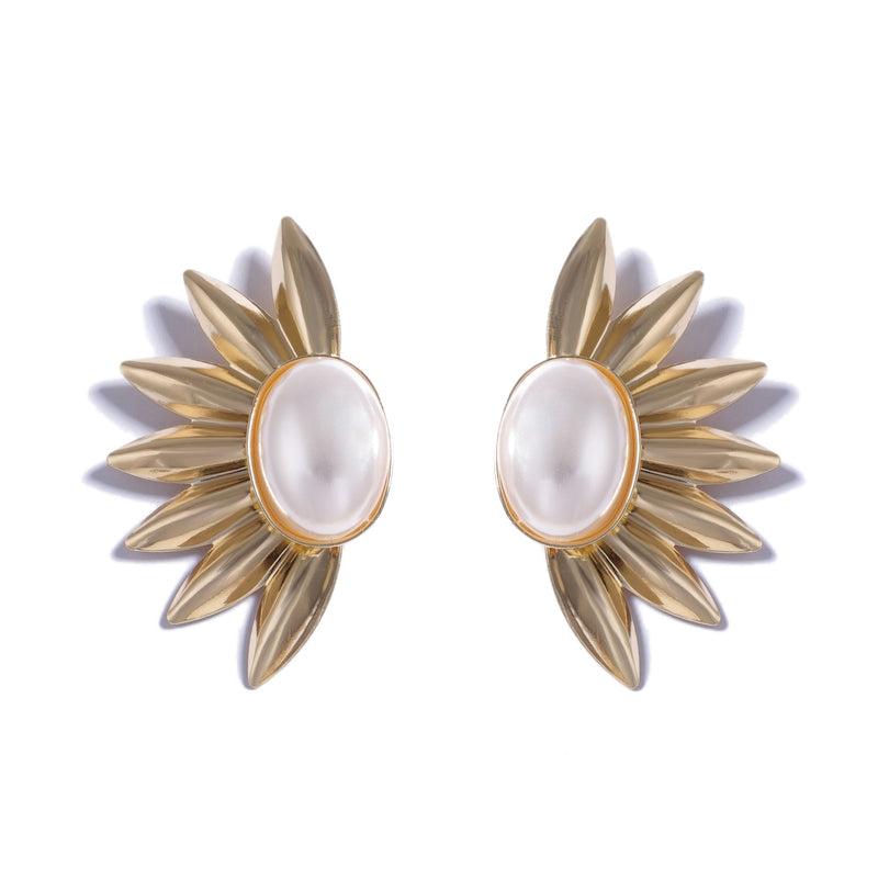 Beautiful Pearl Earring with Unique Style
