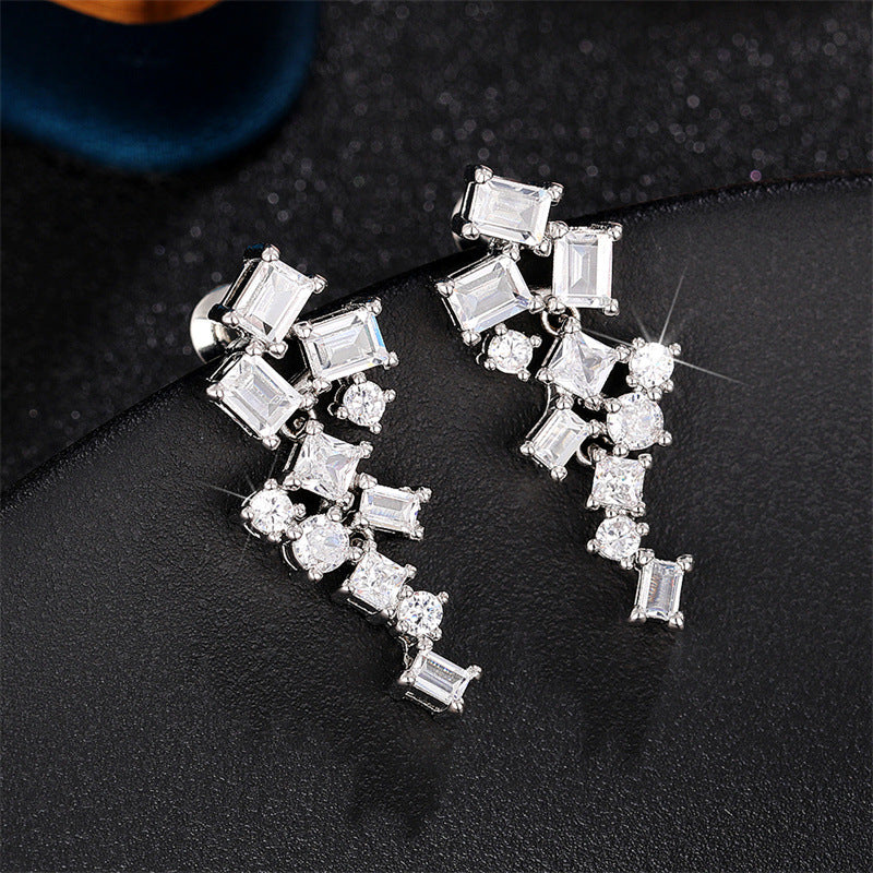 Charming Earring for Any Occasion