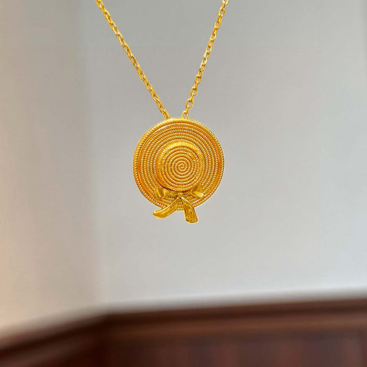 Charming Piece for Any Occasion