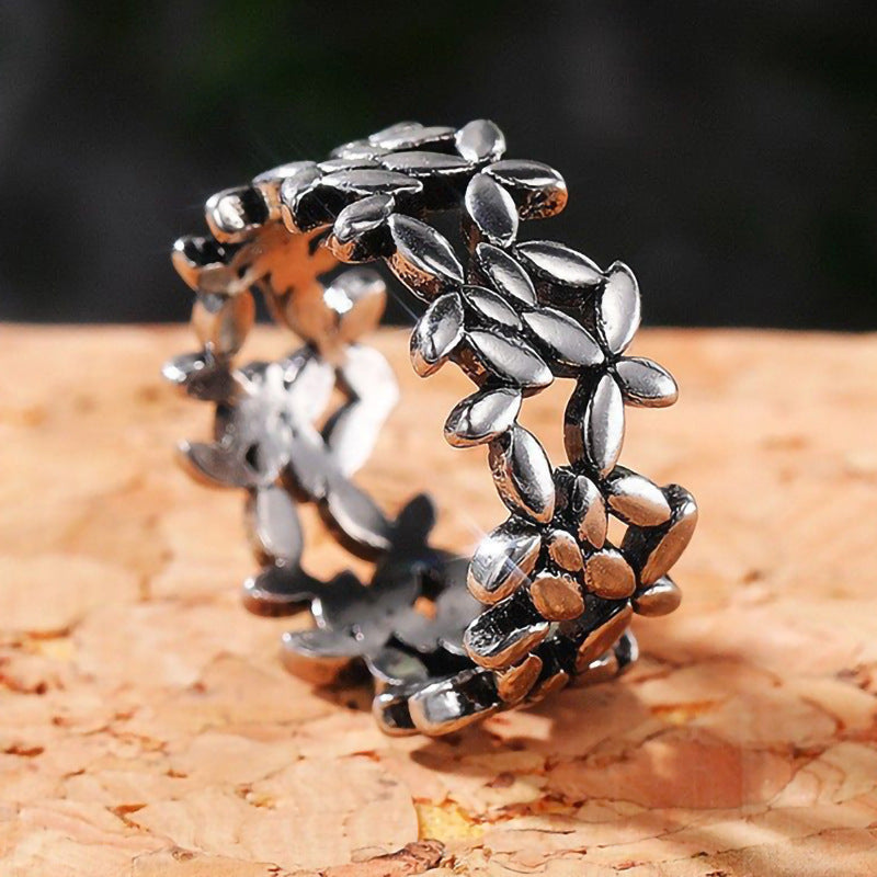 Classic Silver Ring with Timeless Appeal