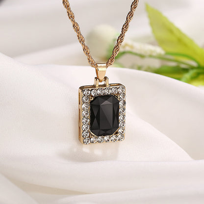 Classic Necklace with Timeless Appeal