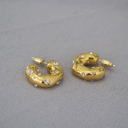 Elegant Gold Earring for Every Occasion