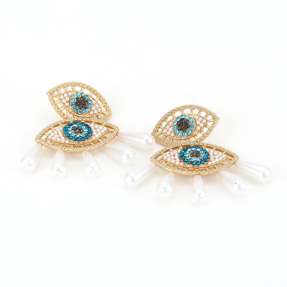 Stunning Pearl Earring for Daily Wear