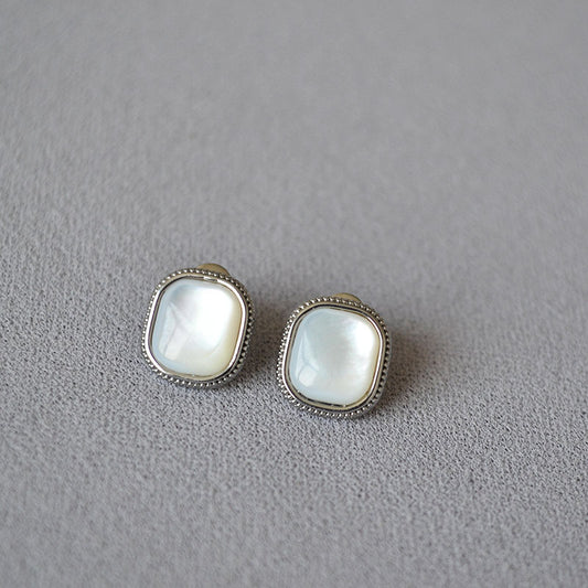 Beautiful Silver Earring with Unique Style