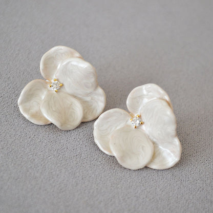 Classic Earring with Timeless Appeal