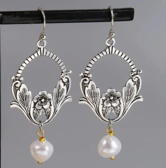 Beautiful Pearl Earring with Unique Style