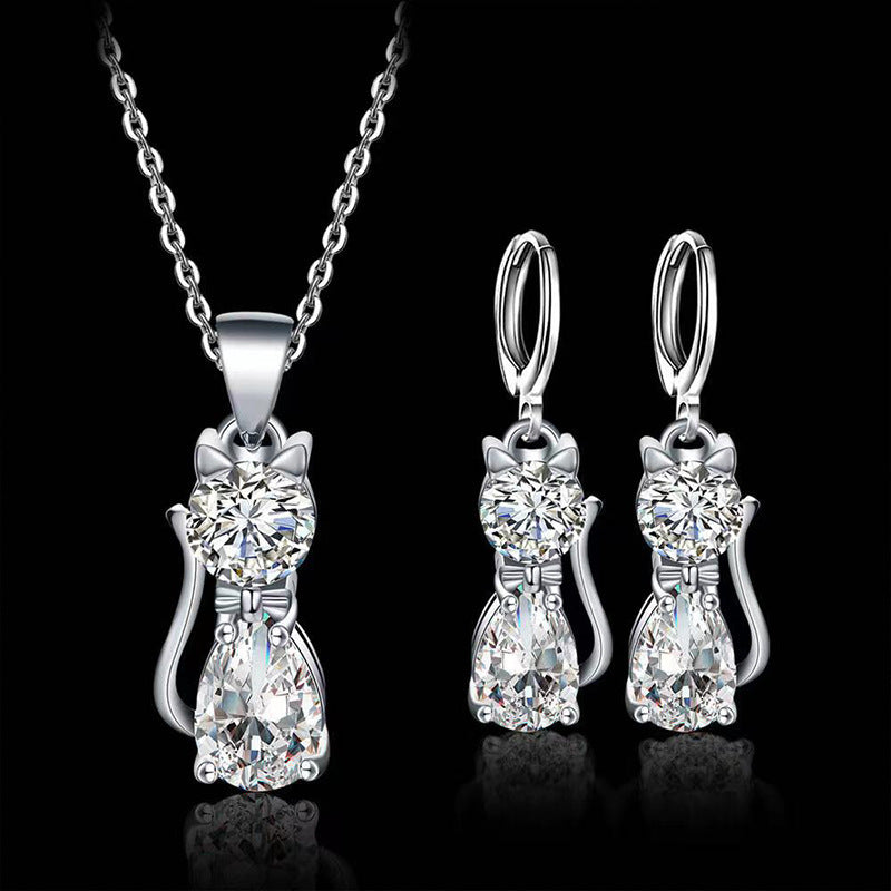 Romantic Silver Necklace for Special Moments