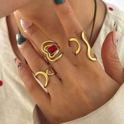 Classic Gold Bracelet with Timeless Appeal