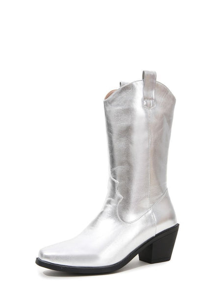 Graceful Orthopedic Boots for Modern Look
