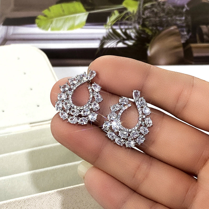 Charming Earring for Any Occasion