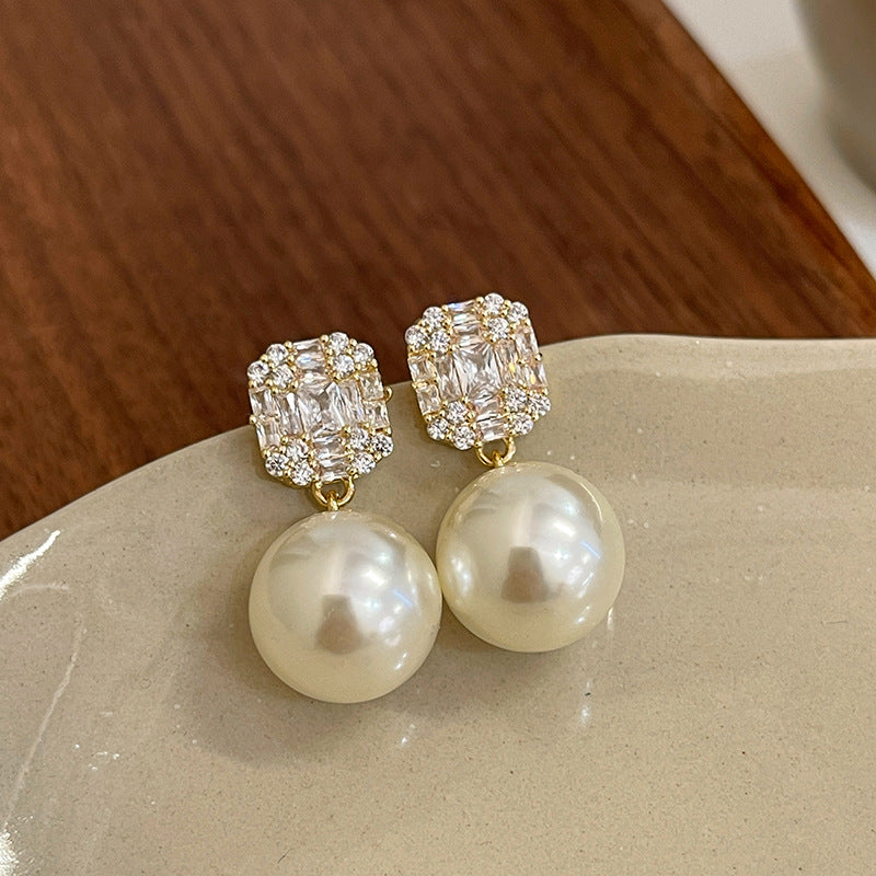 Elegant Pearl Earring for Every Occasion