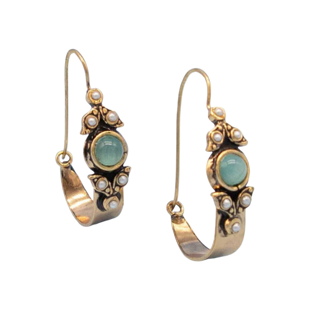 Classic Pearl Earring with Timeless Appeal