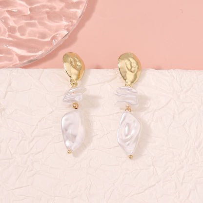 Beautiful Pearl Earring with Unique Style