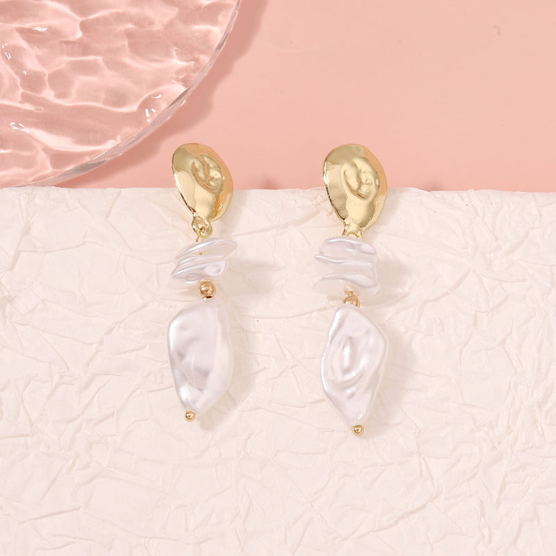 Beautiful Pearl Earring with Unique Style