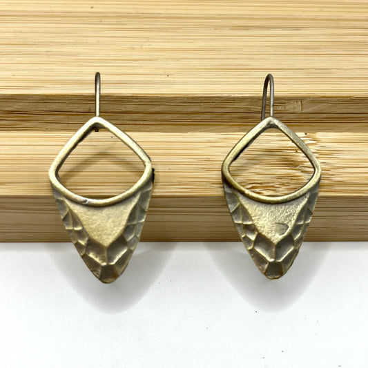 Charming Earring for Any Occasion