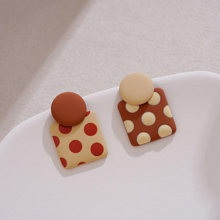 Charming Earring for Any Occasion