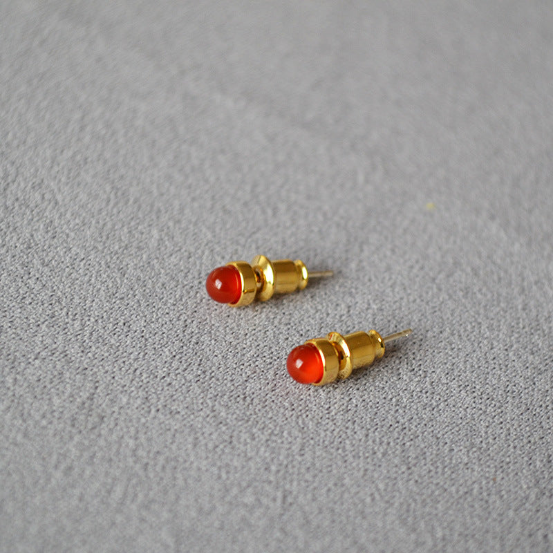 Classic Gold Earring with Timeless Appeal