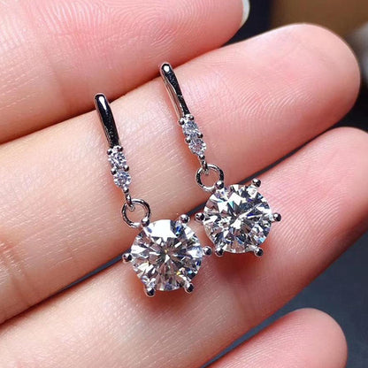 Classic Gold Earring with Timeless Appeal