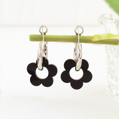 Classic Earring with Timeless Appeal