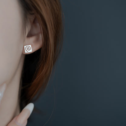 Charming Earring for Any Occasion