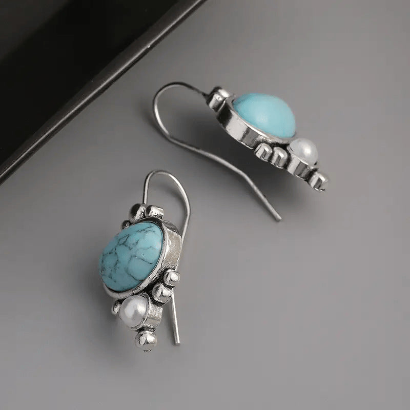 Classic Pearl Earring with Timeless Appeal