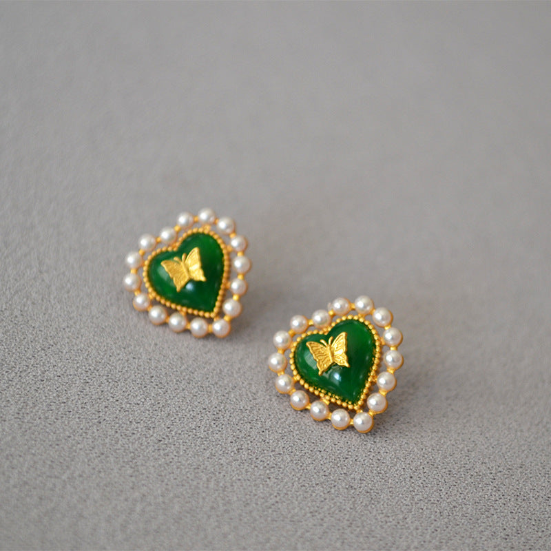 Charming Silver Earring for Any Occasion