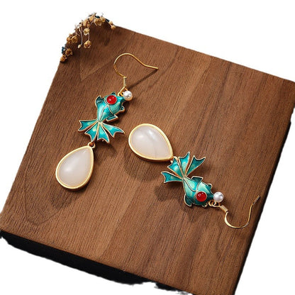 Romantic Silver Earring for Special Moments