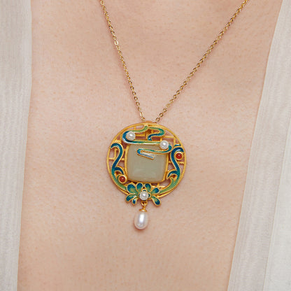 Beautiful Silver Necklace with Unique Style