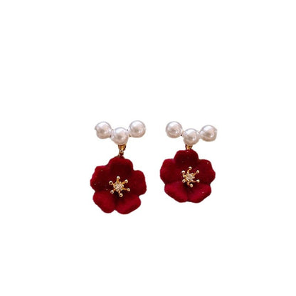 Beautiful Pearl Set with Unique Style