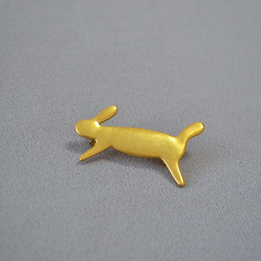 Elegant Gold Piece for Every Occasion