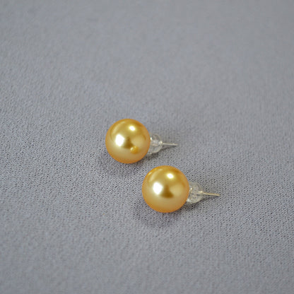 Beautiful Gold Earring with Unique Style
