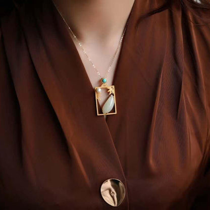 Classic Silver Necklace with Timeless Appeal
