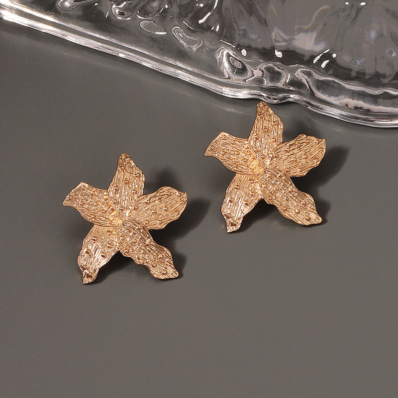 Classic Earring with Timeless Appeal