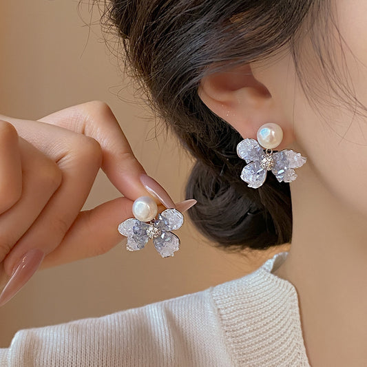 Charming Pearl Earring for Any Occasion
