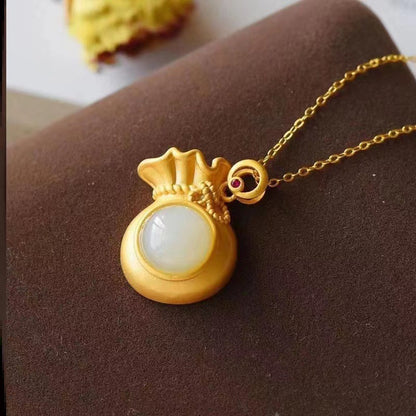 Classic Silver Necklace with Timeless Appeal