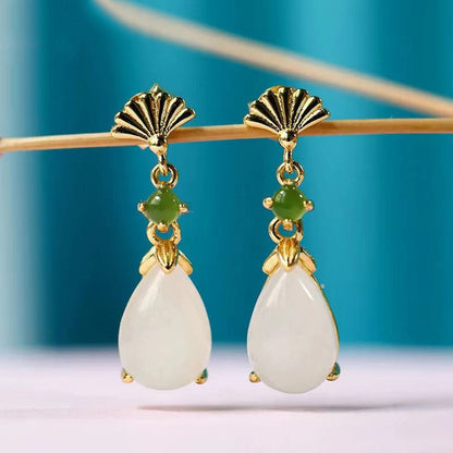 Classic Gold Earring with Timeless Appeal