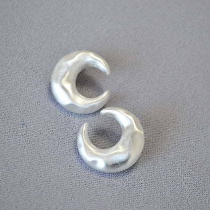 Charming Silver Earring for Any Occasion