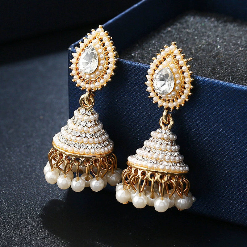 Classic Pearl Earring with Timeless Appeal